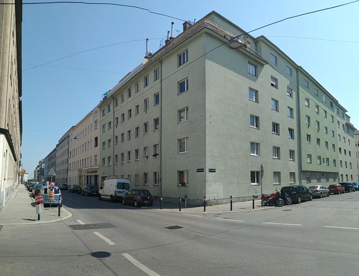 Ferienwohnung Family-Friendly Flat With Balcony Wien Exterior foto