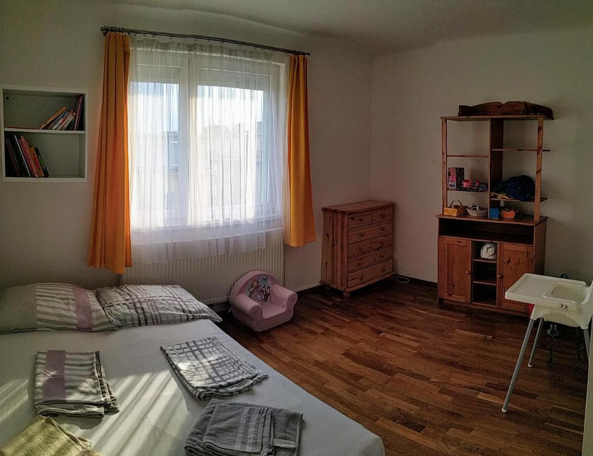 Ferienwohnung Family-Friendly Flat With Balcony Wien Exterior foto