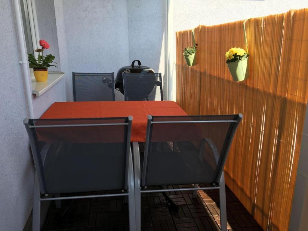 Ferienwohnung Family-Friendly Flat With Balcony Wien Exterior foto